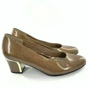 Soft style heels size 7 38 Deanna brown patent leather memory foam vintage 90s